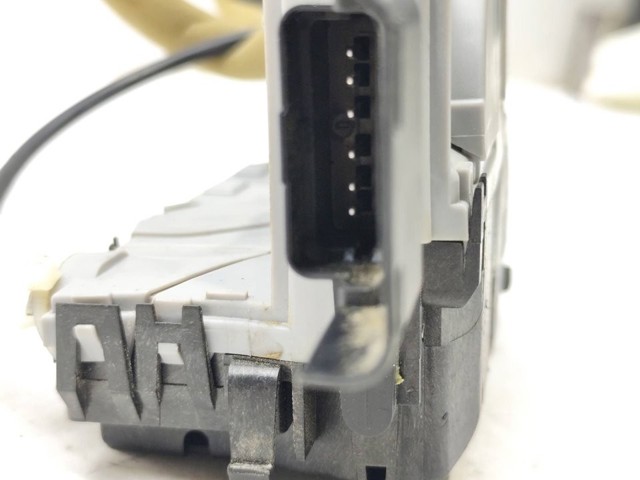 Zamek drzwi tylnych prawych Peugeot Partner