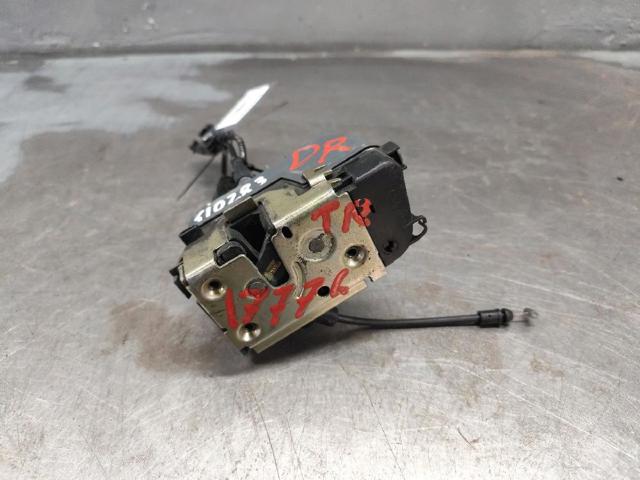 Zamek drzwi tylnych prawych 913870 PEUGEOT