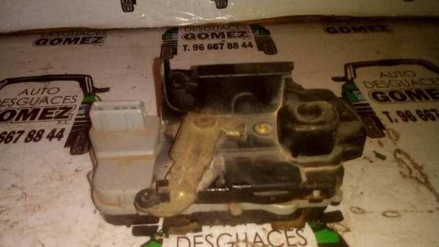 Zamek drzwi tylnych prawych 913870 PEUGEOT