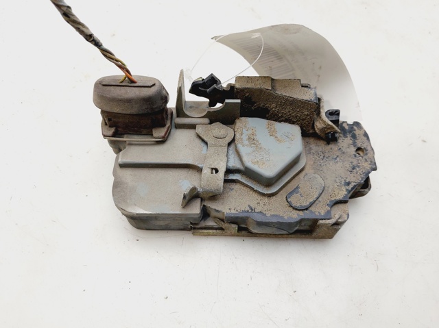 Zamek drzwi tylnych prawych 913887 PEUGEOT
