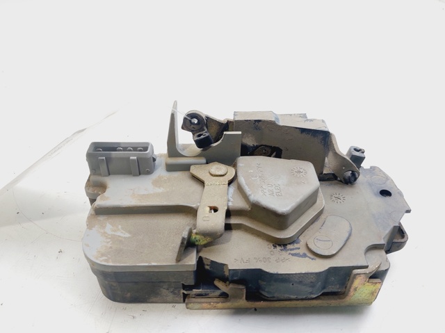 Zamek drzwi tylnych prawych 913887 PEUGEOT