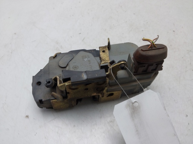 Zamek drzwi tylnych prawych 913887 PEUGEOT