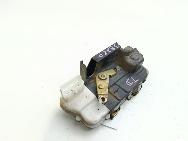 Zamek drzwi tylnych prawych 9138A2 PEUGEOT