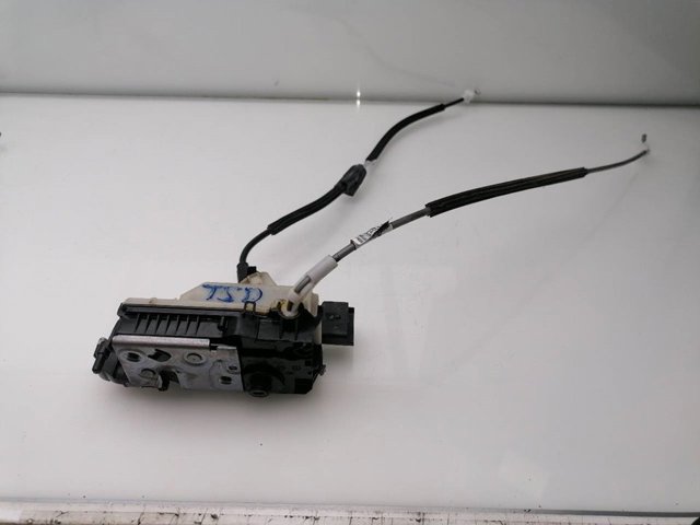 Zamek drzwi tylnych prawych 9138AH PEUGEOT