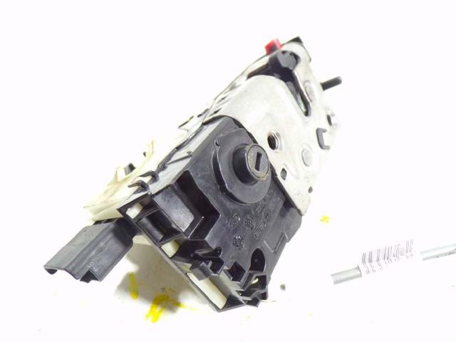 Zamek drzwi tylnych prawych 9138AH PEUGEOT