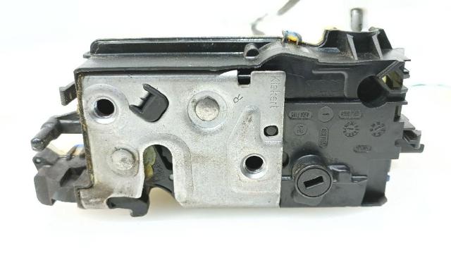 Zamek drzwi tylnych prawych 9138AH PEUGEOT