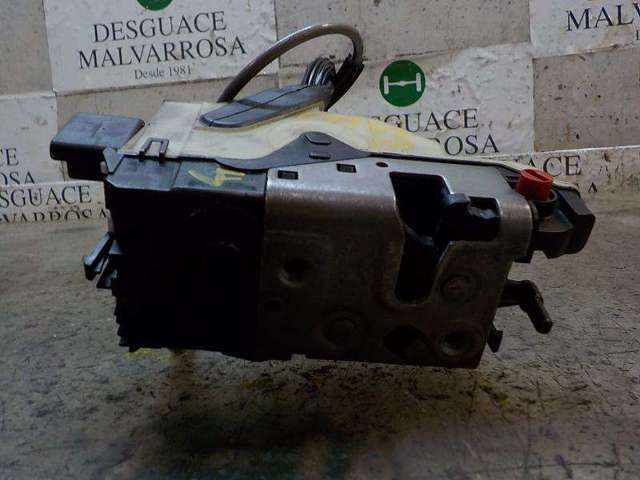 Zamek drzwi tylnych prawych 9138AH PEUGEOT