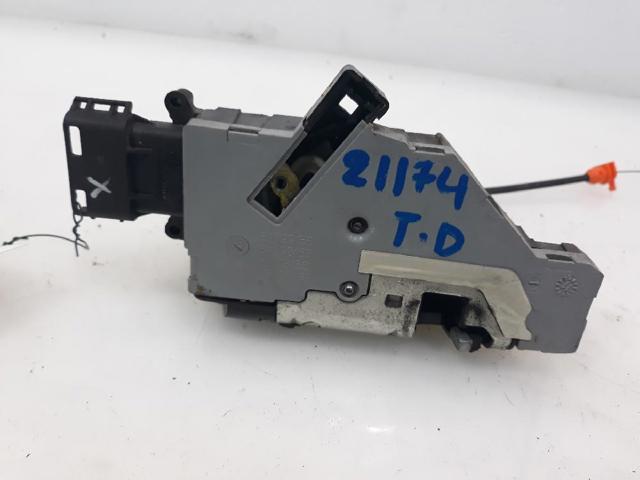 Zamek drzwi tylnych prawych 9138J9 PEUGEOT
