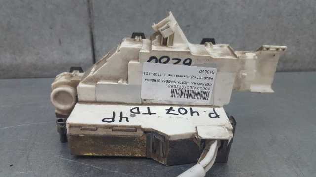 Zamek drzwi tylnych prawych 9138V0 PEUGEOT