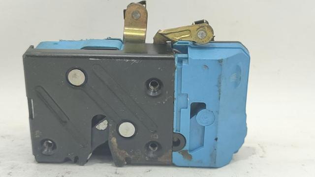 Zamek drzwi przednich lewych 9141701 VOLVO