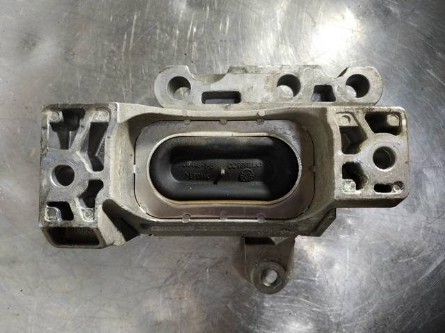 Poduszka (podpora) silnika prawa 9156946 OPEL