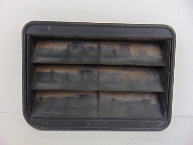 Kratka wentylacyjna tylna 9176945 BMW