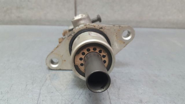 Główny cylinder hamulców Volvo V70 1 LV