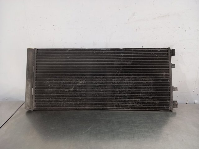 Chłodnica klimatyzacji 921005824R NISSAN