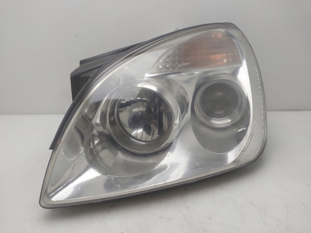 Reflektor lewy 921011D020 HYUNDAI