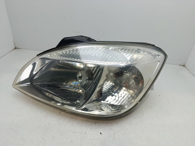Reflektor lewy 921011G030 HYUNDAI