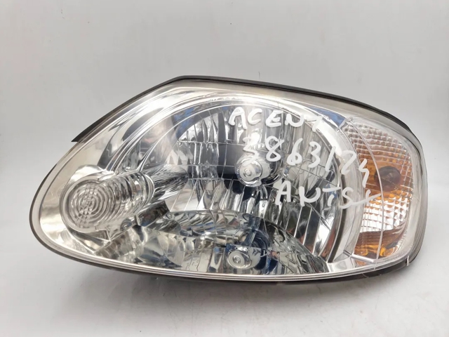 Reflektor lewy 9210125010 HYUNDAI
