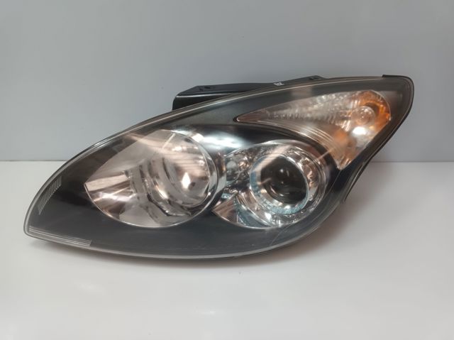 Reflektor lewy 921012R000 HYUNDAI