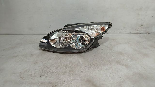 Reflektor lewy 921012R000 HYUNDAI