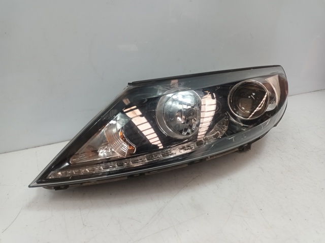 Reflektor lewy 921013U250 HYUNDAI