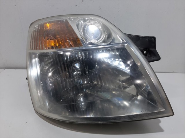 Reflektor prawy 92102070 HYUNDAI