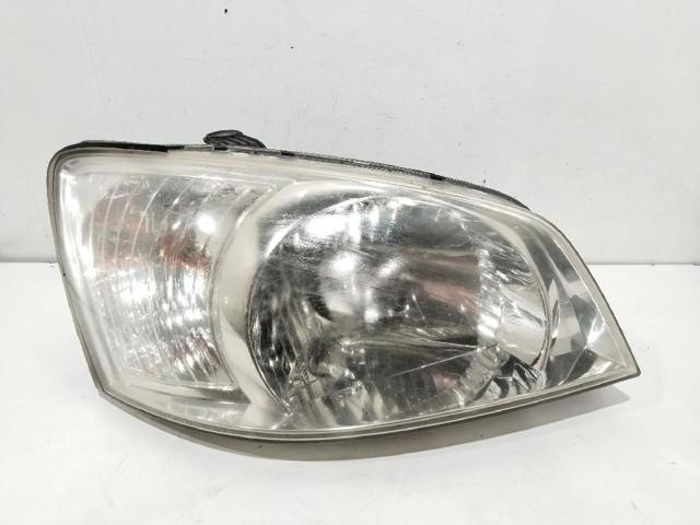 Reflektor prawy 921021CXXX HYUNDAI