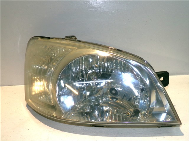 Reflektor prawy 921021CXXX HYUNDAI