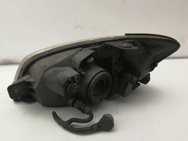 Reflektor prawy 921021CXXX HYUNDAI