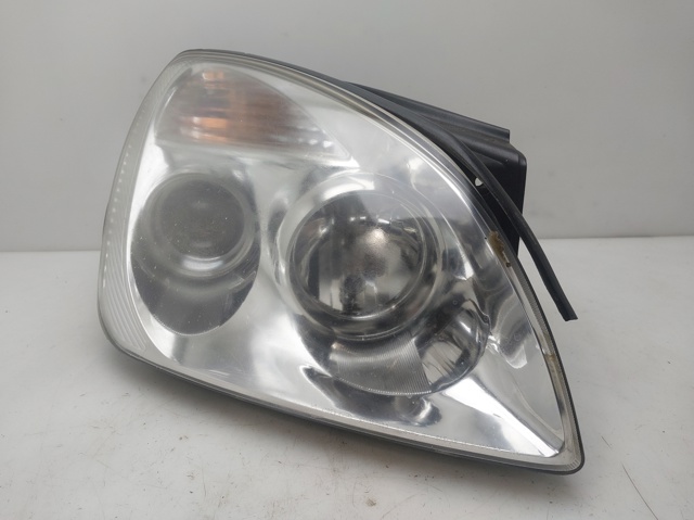 Reflektor prawy 921021D020 HYUNDAI