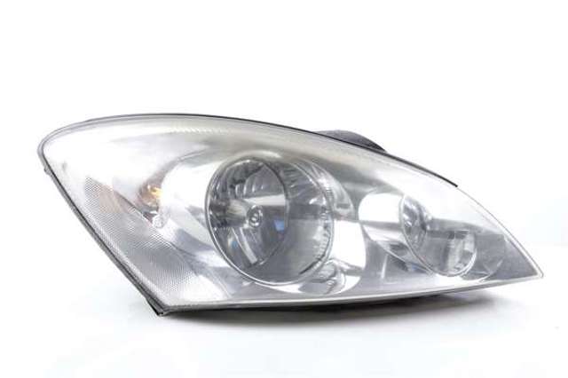 Reflektor prawy 921021H000 HYUNDAI