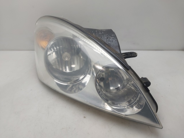 Reflektor prawy 921021H000 HYUNDAI