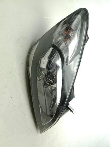 Reflektor prawy 921021H070 HYUNDAI