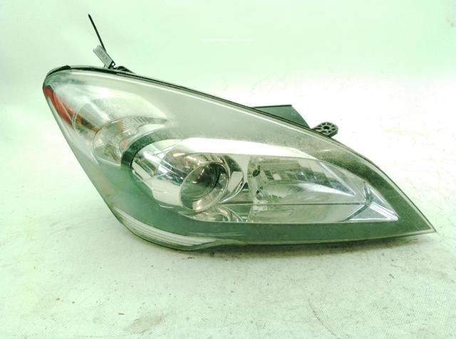 Reflektor prawy 921021H070 HYUNDAI