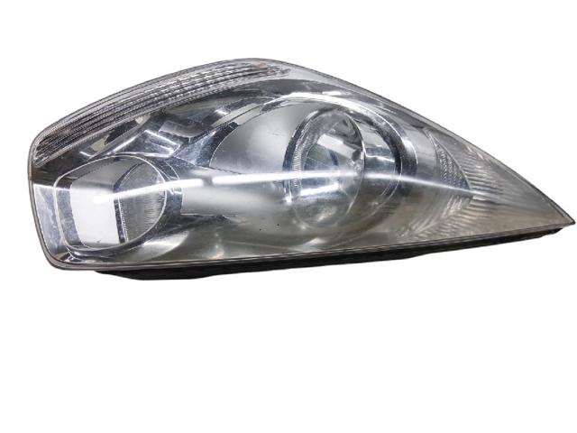 Reflektor prawy 921021P000 HYUNDAI