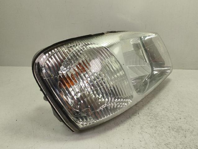 Reflektor prawy 9210225020 HYUNDAI