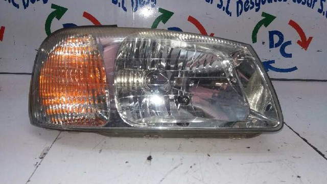 Reflektor prawy 9210225020 HYUNDAI