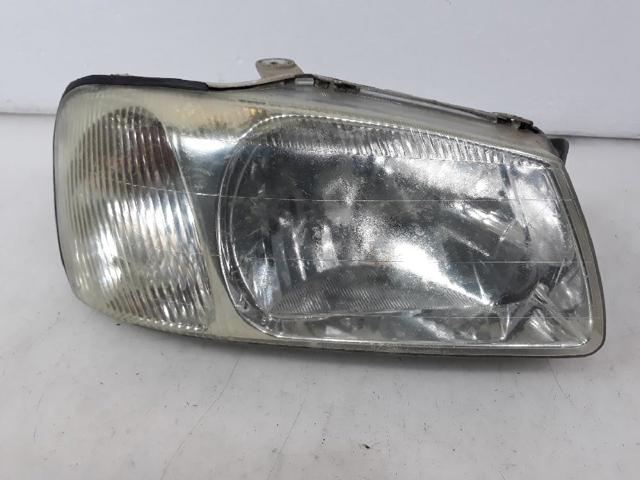 Reflektor prawy 9210225020 HYUNDAI