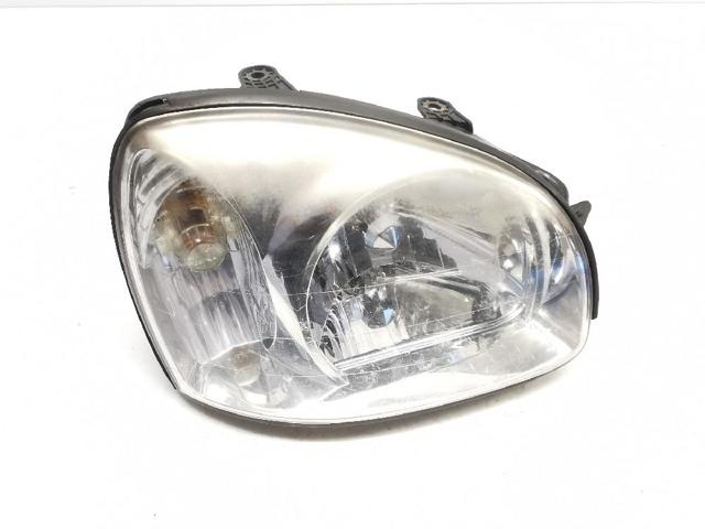 Reflektor prawy 9210226025 HYUNDAI