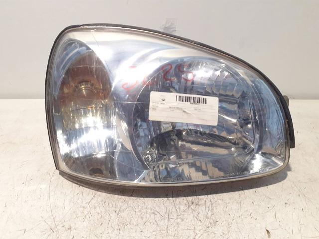 Reflektor prawy 9210226025 HYUNDAI