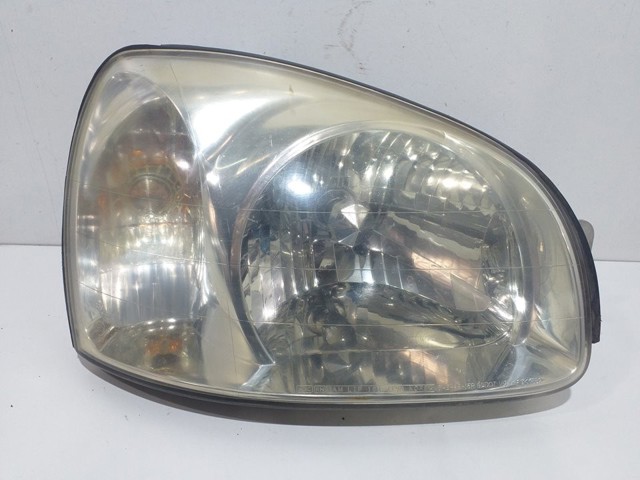 Reflektor prawy 9210226025 HYUNDAI