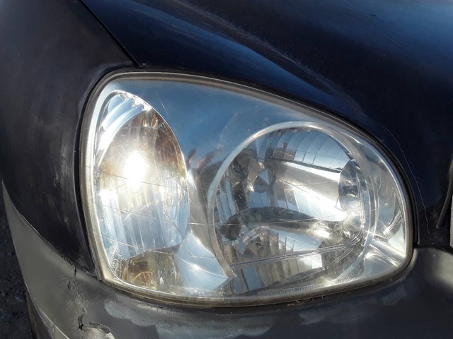 Reflektor prawy 9210226025 HYUNDAI
