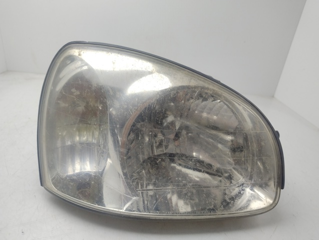 Reflektor prawy 9210226025 HYUNDAI