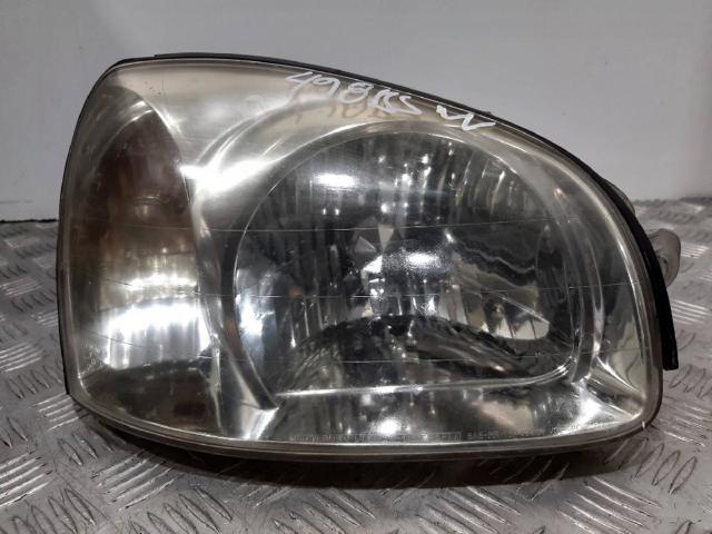 Reflektor prawy 9210226025 HYUNDAI