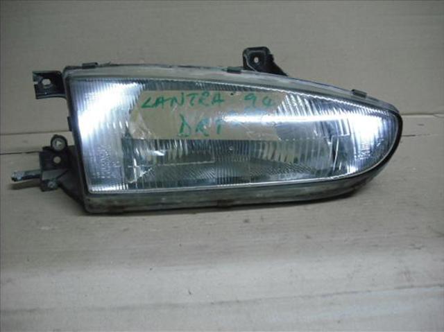 Reflektor prawy Hyundai Lantra 1