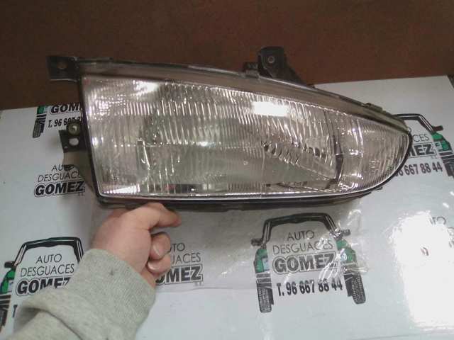 Reflektor prawy Hyundai Lantra 1