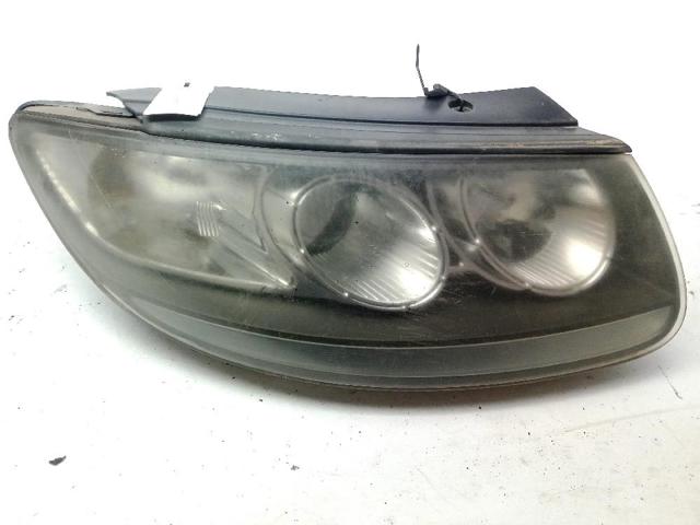 Reflektor prawy 921022B010 HYUNDAI