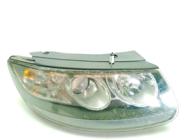 Reflektor prawy 921022B020 HYUNDAI