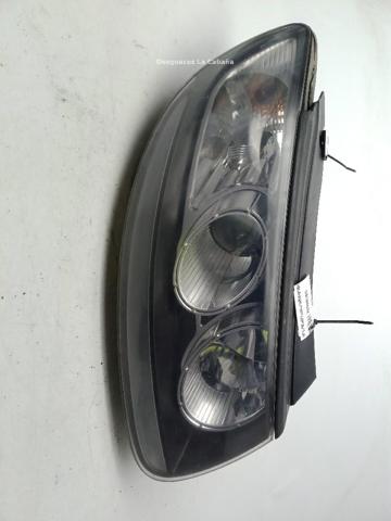 Reflektor prawy 921022B020 HYUNDAI