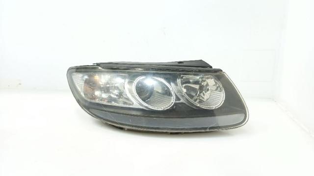 Reflektor prawy 921022B020 HYUNDAI