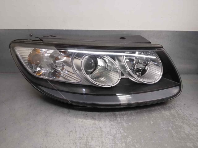 Reflektor prawy 921022B020 HYUNDAI
